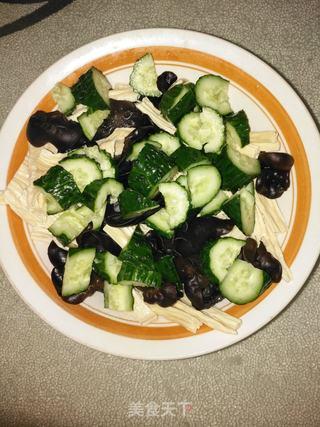 熏瓜怎么凉拌吃,熏瓜凉拌，简单美味家常菜